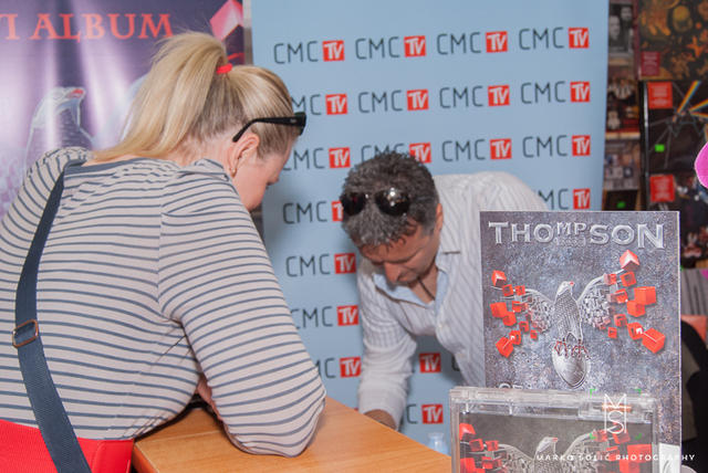 Thompson potpisivanje albuma 24.4.2013 (52)